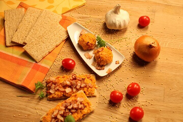 Hungarian millet porridge with roasted ham